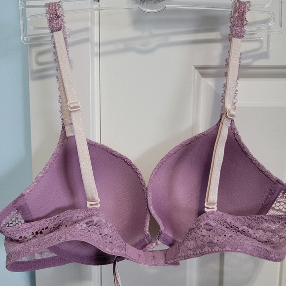 34B Victoria's Secret Purple Lace Push Up Bra - Picture 2 of 2